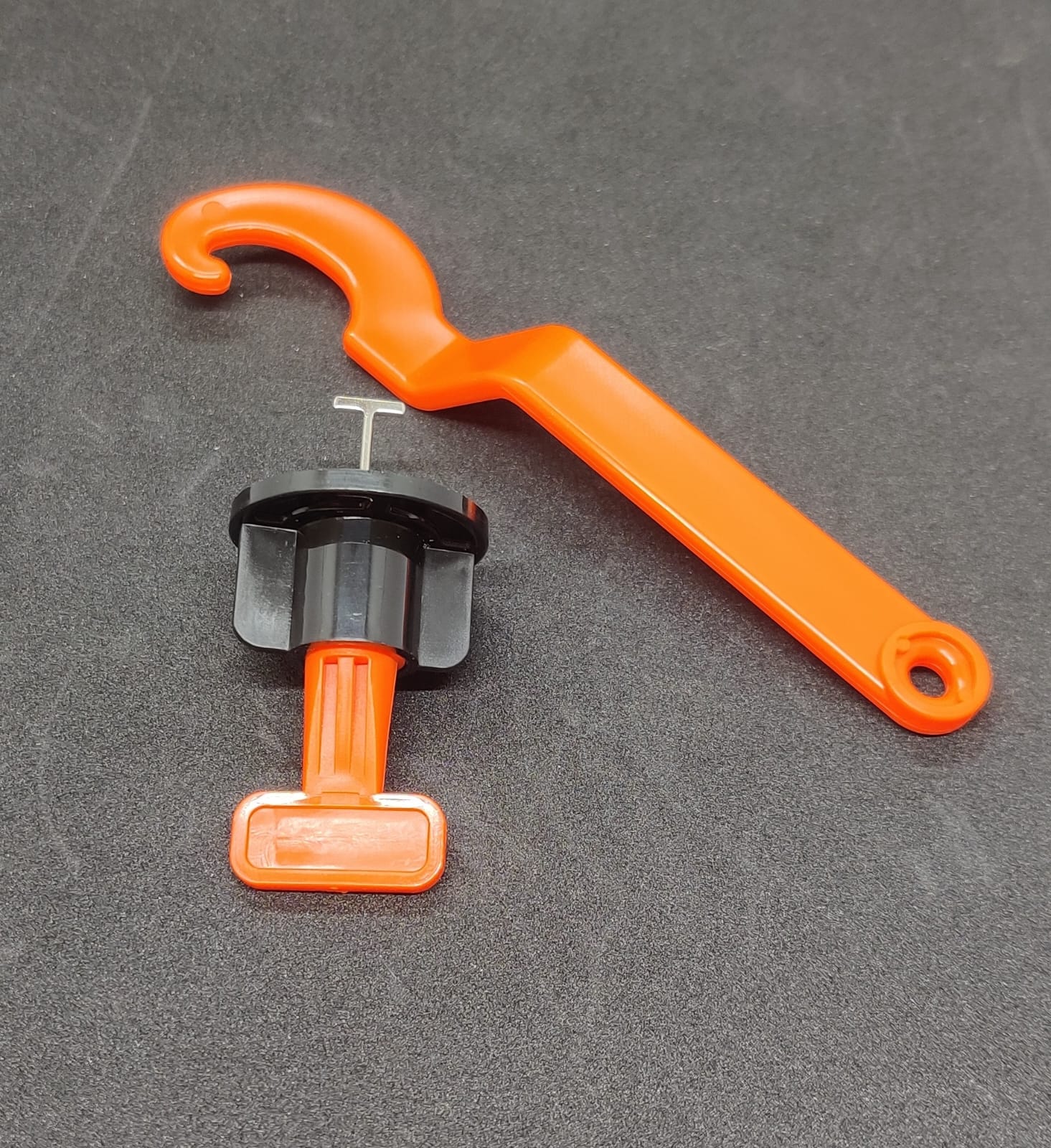 NEEDLE TYPE LEVELLER